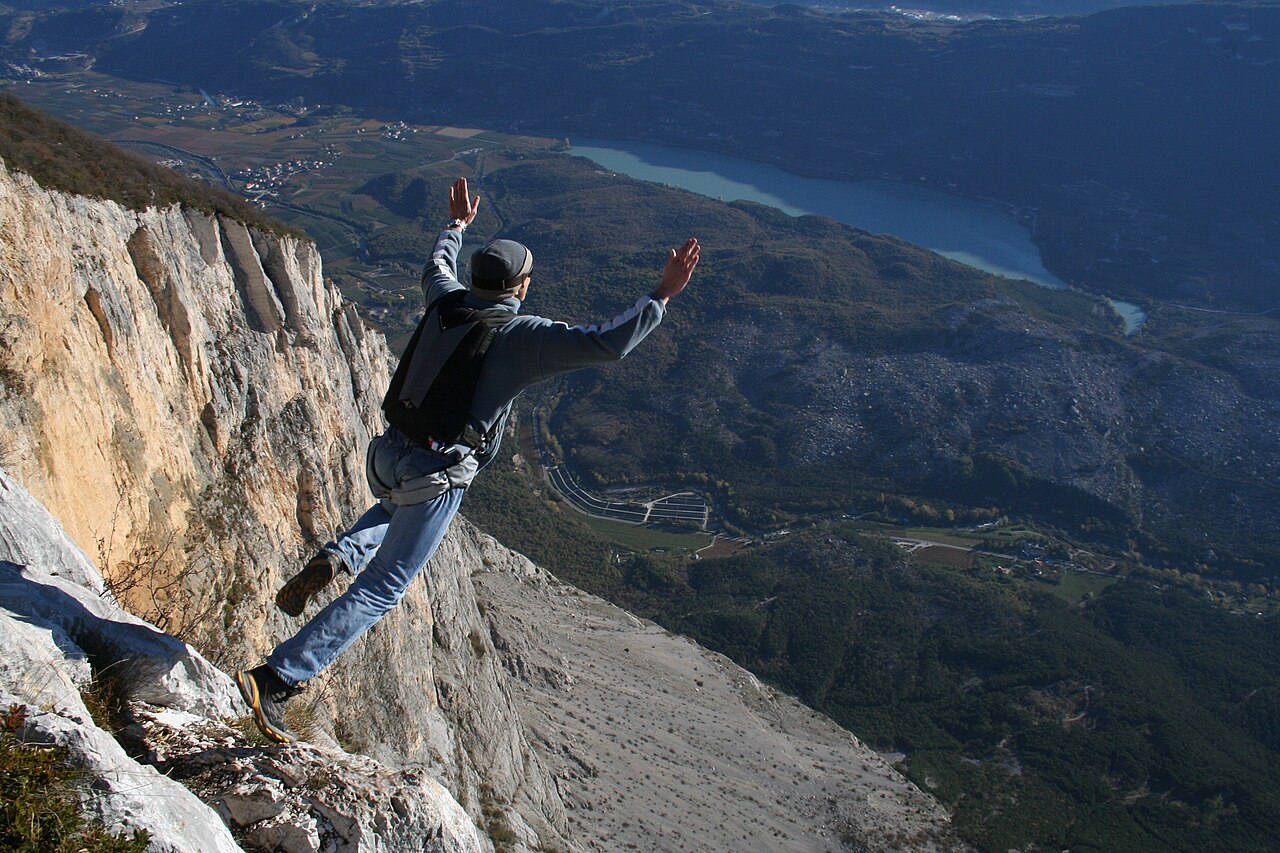 BASE-jumpen
