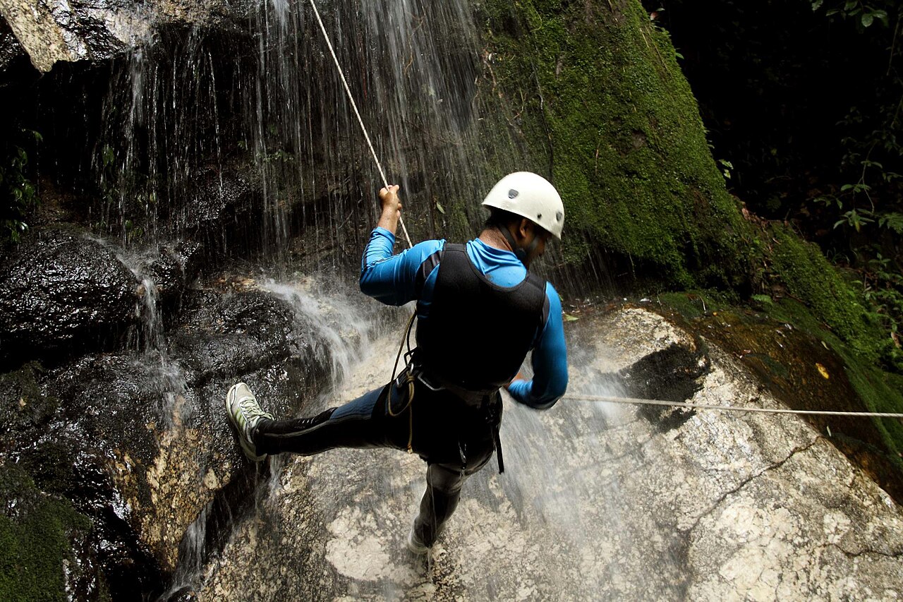 Canyoning / canyoneering