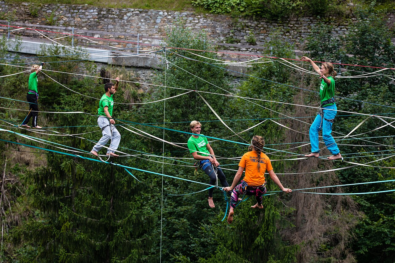 Slacklining / highlining